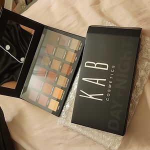 Day and Night Eyeshadow Palette
